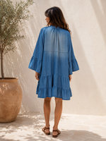 Detaliu mâneci cu volum și volan rochie scurtă denim spălăcit, All Above Boutique
