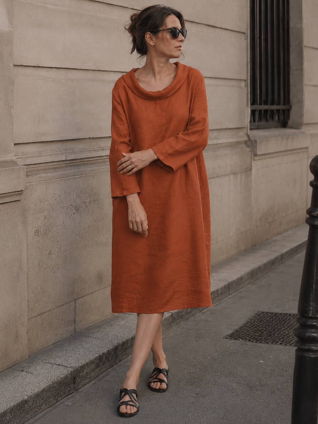 Rochie midi din in portocaliu inchis cu guleras si cusaturi modelatoare, vedere frontala, All Above Boutique