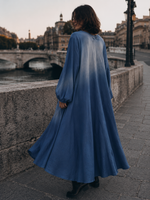 Rochie din denim cu decolteu în V și croială lejeră, detaliu material — All Above Boutique.