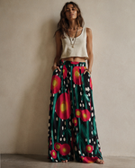 Pantaloni largi cu imprimeu artistic geometric și floral, talie elastică și croială amplă — All Above Boutique.