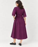 Rochie midi violet închis din catifea reiată, cu șnur legat la spate, vedere din spate - All Above Boutique