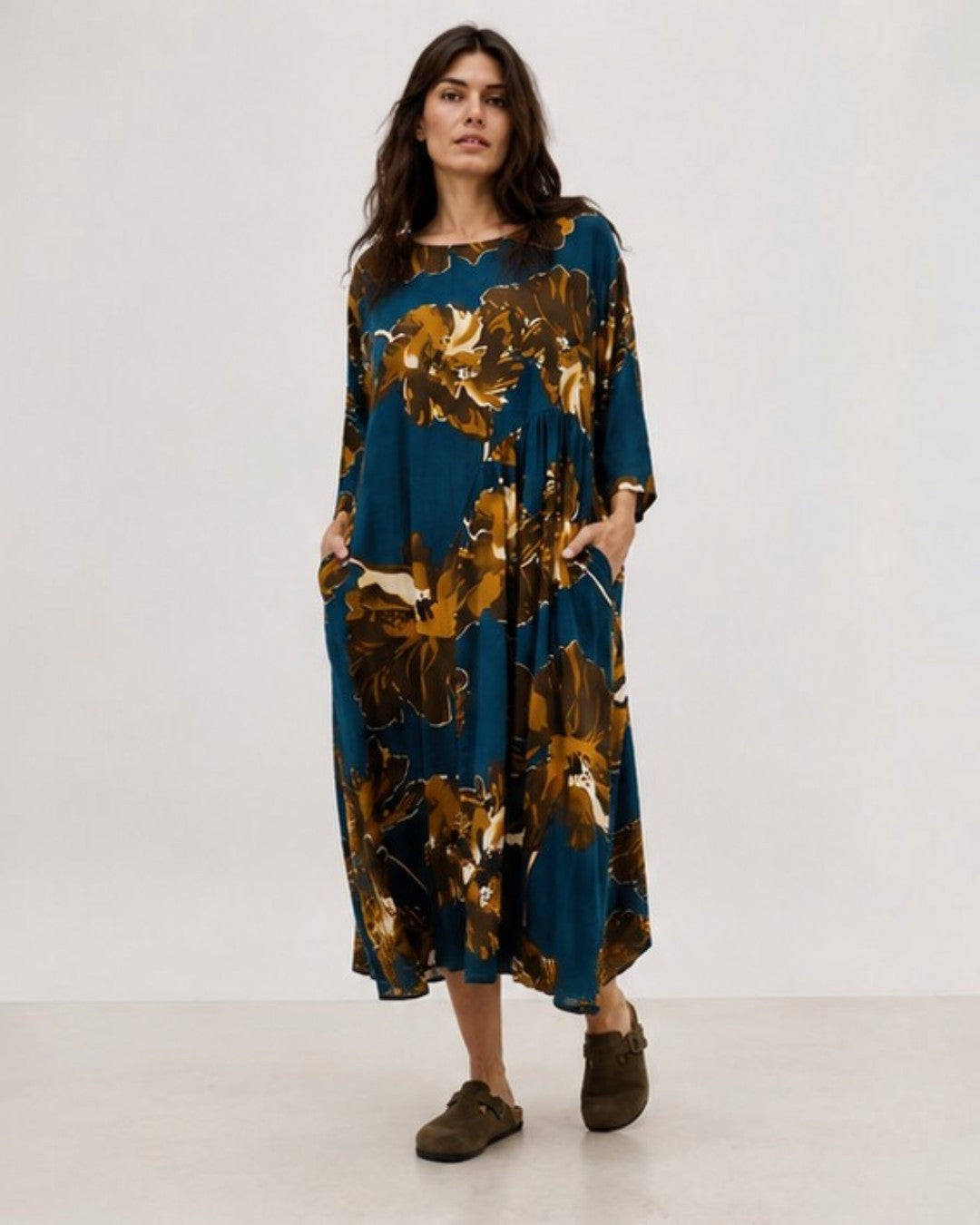 Rochie lungă din tencel cu imprimeu floral, cădere fluidă și material răcoritor — All Above Boutique.