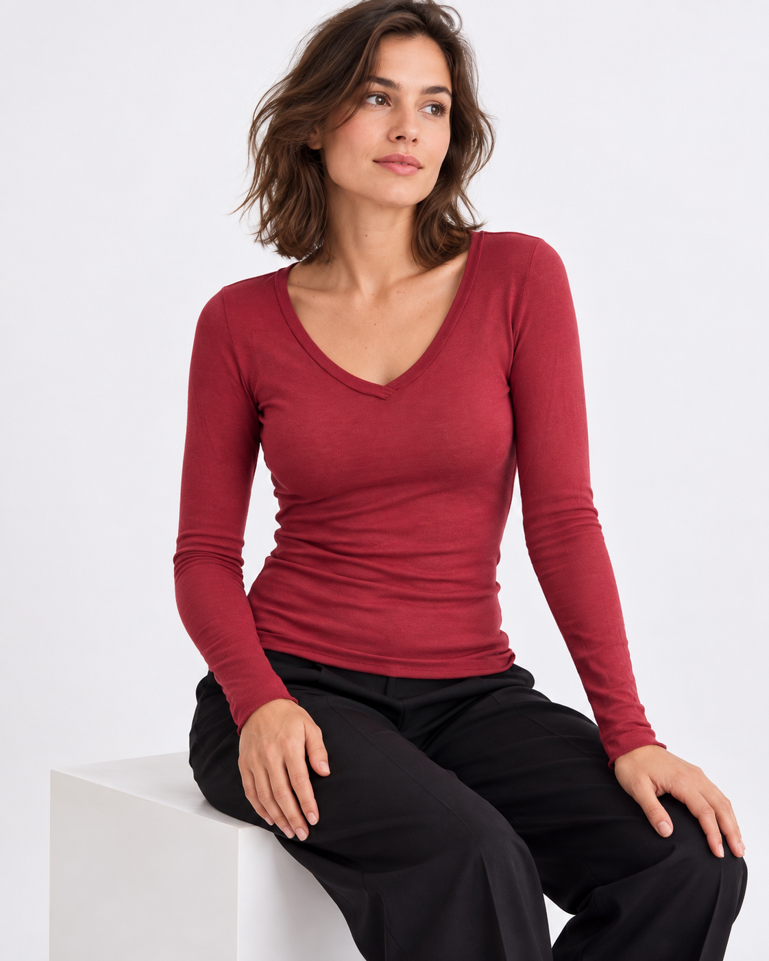 Bluză mulată roșu închis din modal și cașmir, cu decolteu în V, model așezat - All Above Boutique