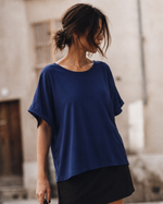 Tricou lejer cu umeri căzuți, decolteu rotund și material moale — All Above Boutique.