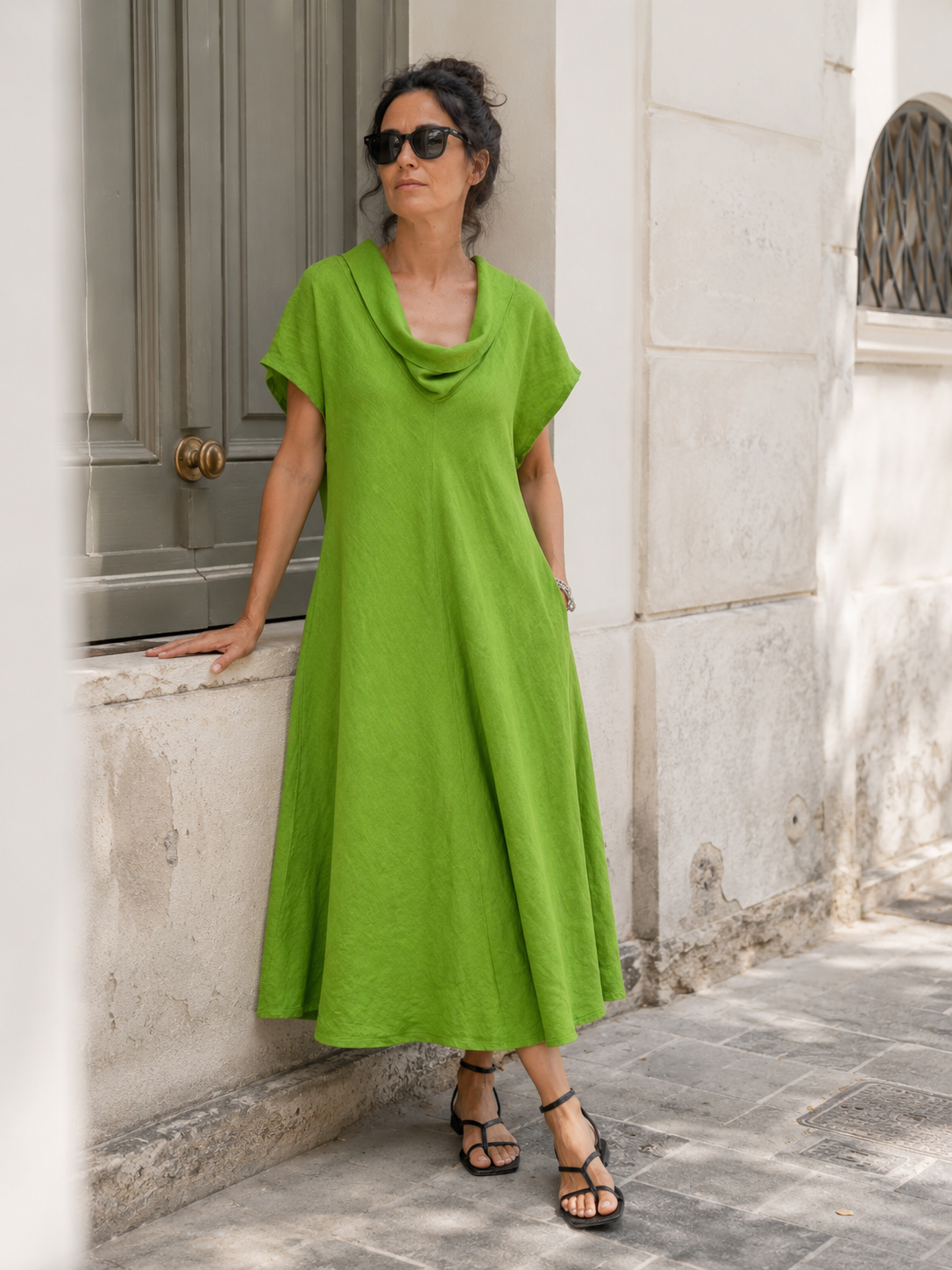 Rochita in croi clepsidra kaki vedere ansamblu, lungime mini vara, All Above Boutique