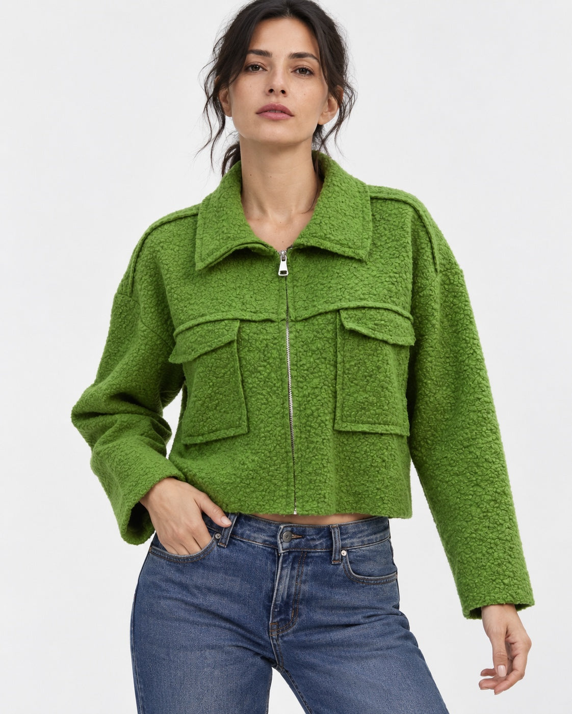 Jachetă scurtă cu lână și buzunare aplicate, nuanță verde