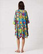 Rochie A line cu mânecă 3/4 și print cu flori colorate, vedere din spate.