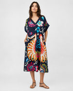 Rochie midi în V cu mânecă scurtă și print colorat, în nuanța bleumarin, vedere din față.