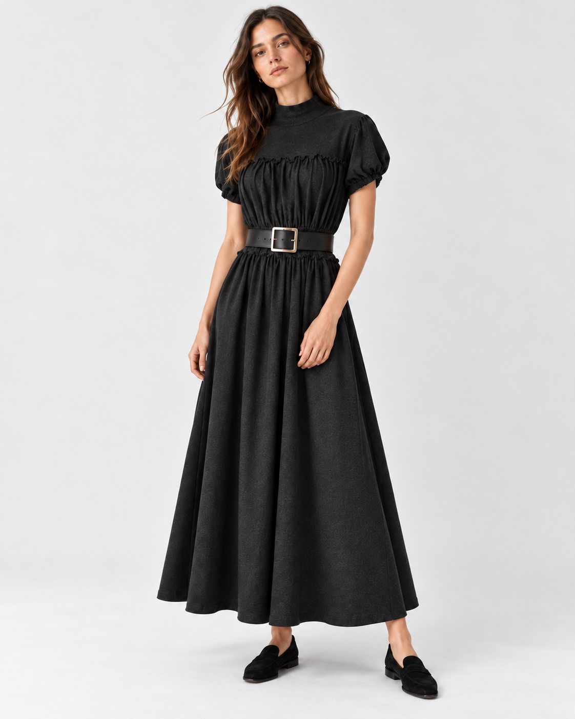 Rochie lungă din tricot cu guler înalt și mânecă bufantă, neagră, purtată cu curea și mocasini - All Above Boutique