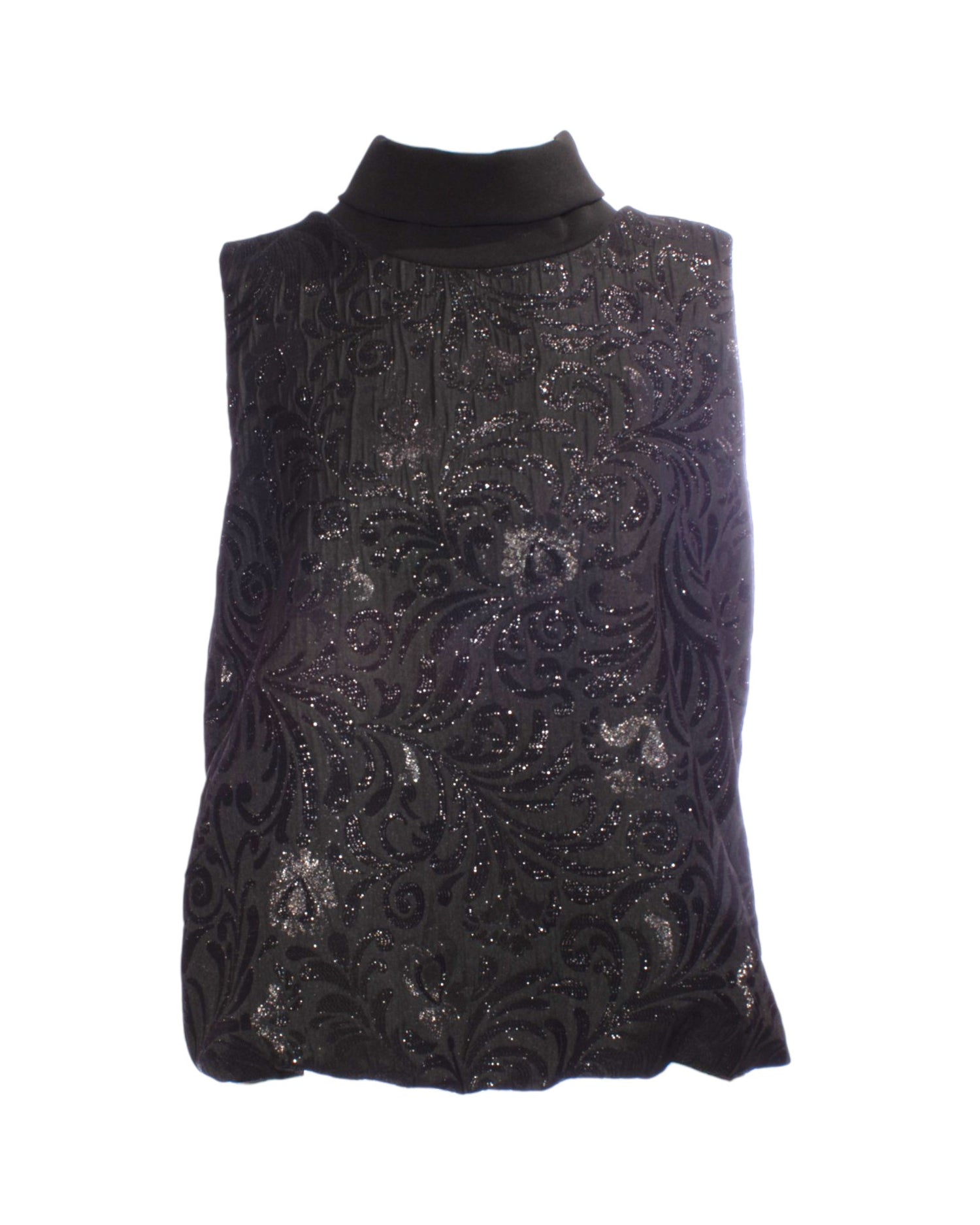 Vedere frontală a unei bluze negre elegante, fără mâneci, cu guler înalt și broderie strălucitoare.