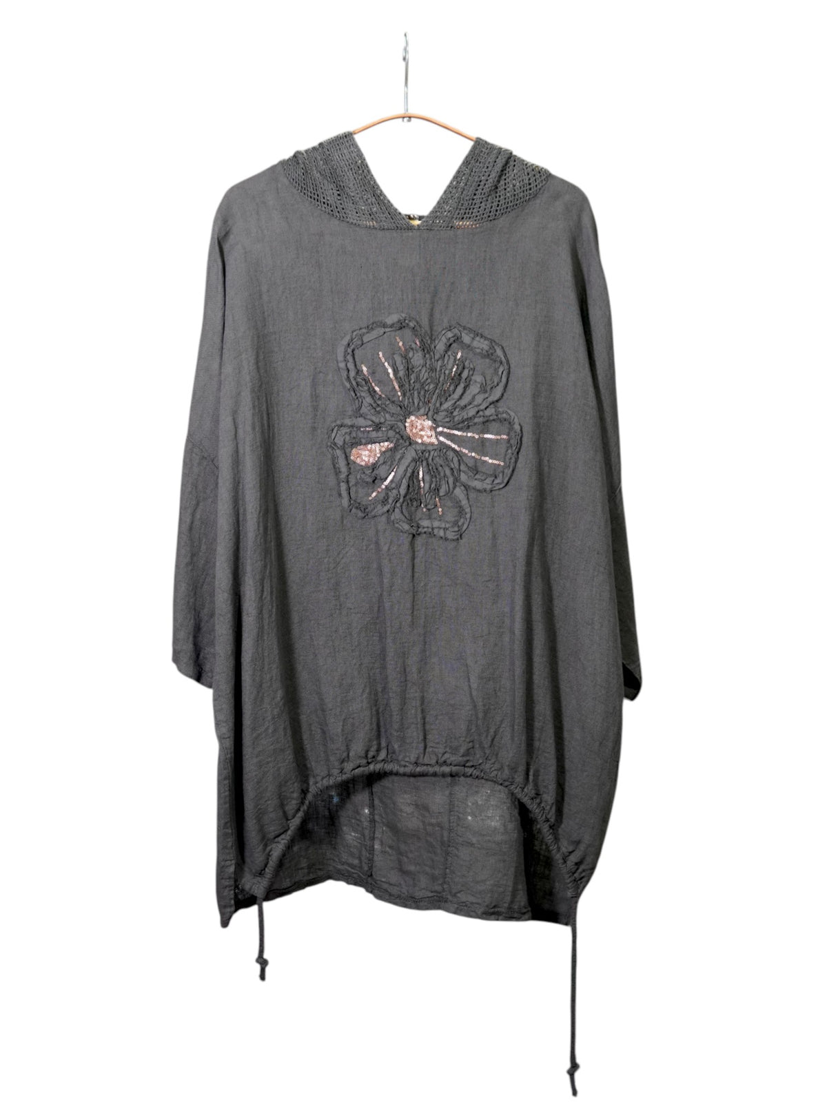 Bluză oversize gri din in, cu glugă de plasă și aplicație florală cu paiete în față