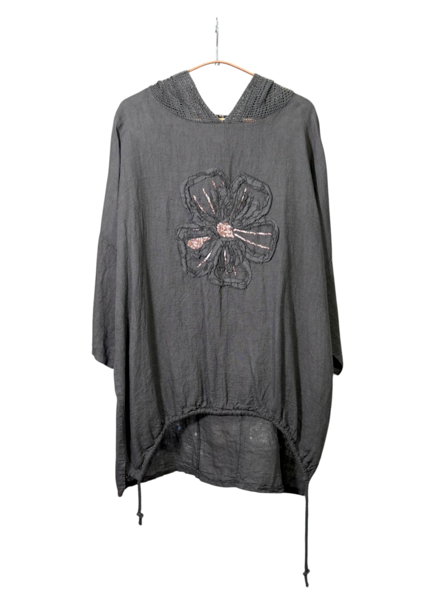 Bluză oversize gri din in, cu glugă de plasă și aplicație florală cu paiete în față
