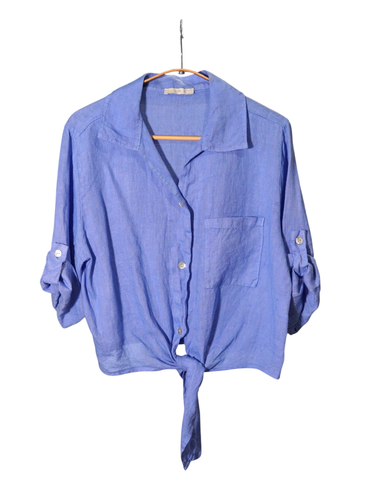 Cămașă din in albastru cu croială crop-top și mâneci răsucite