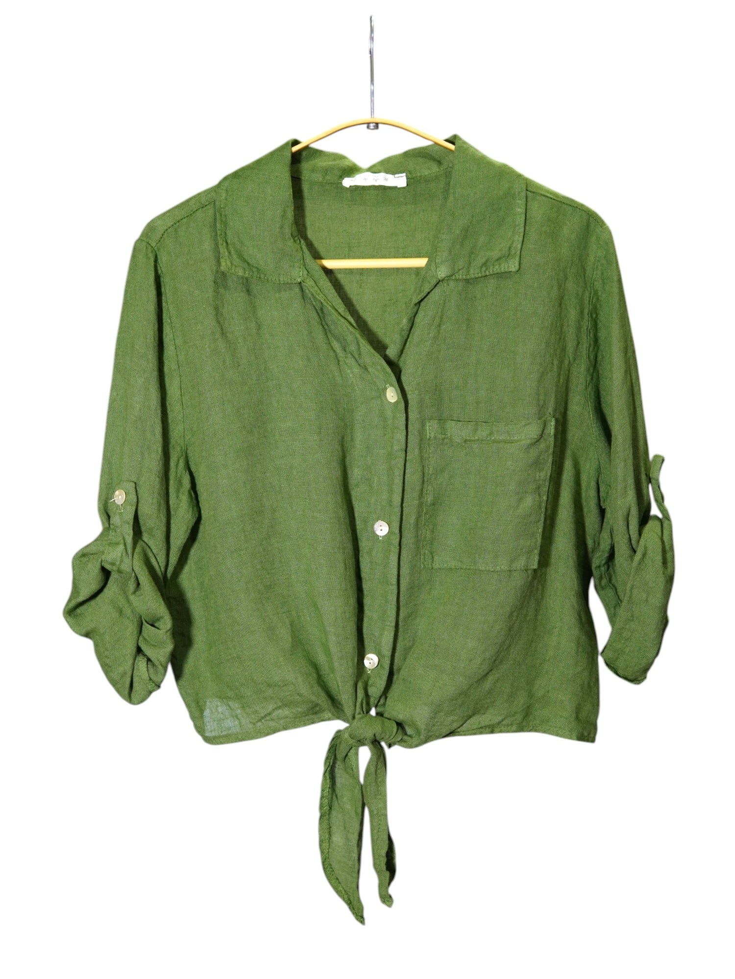  Cămașă verde din in cu croială scurtă, nod decorativ și buzunar pe piept