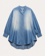 Cămașă rochie din denim, vedere ansamblu cu guler de cămașă. All Above Boutique.