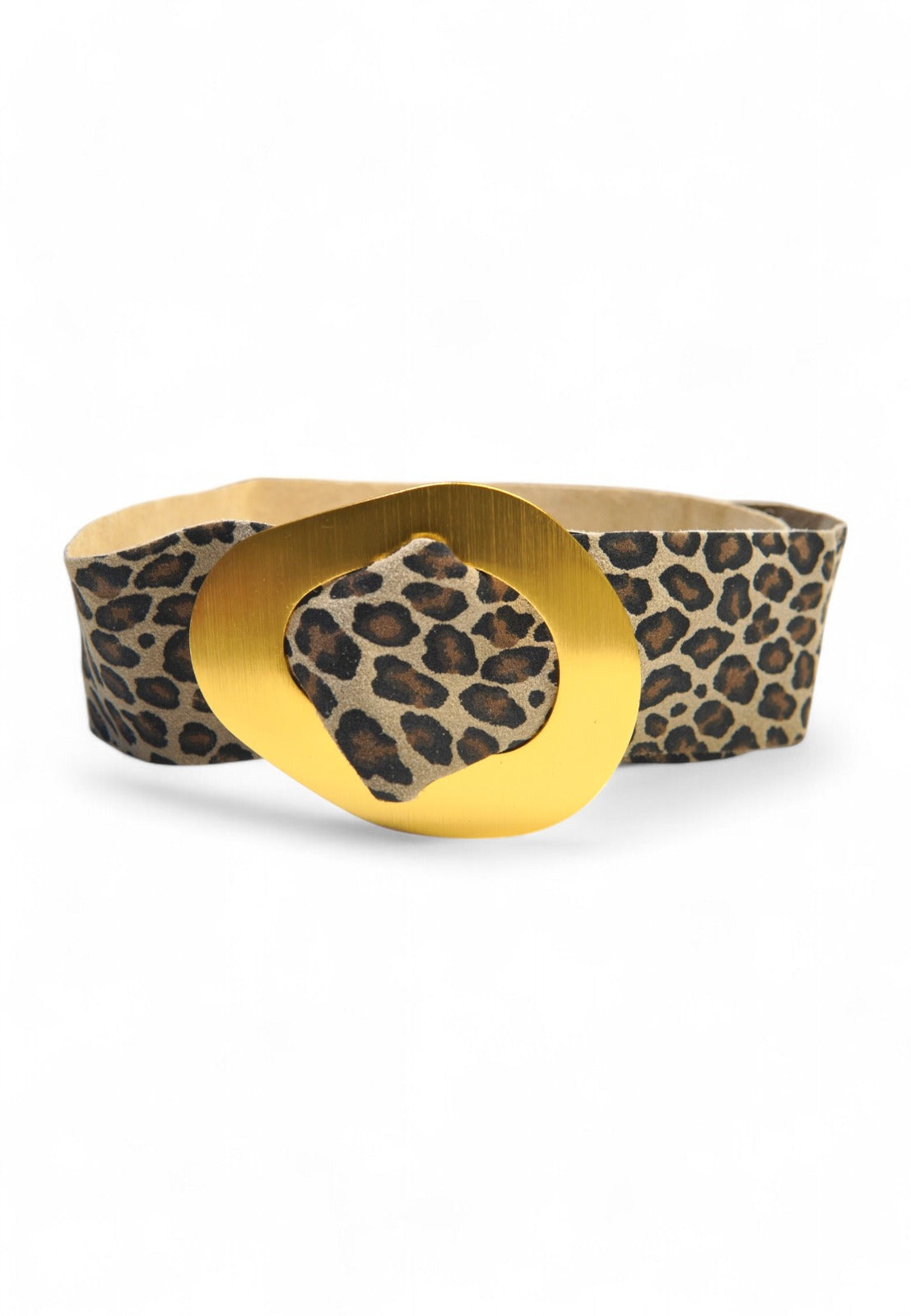 Curea animal print din piele întoarsă cu cataramă aurie, elegantă și minimalistă.