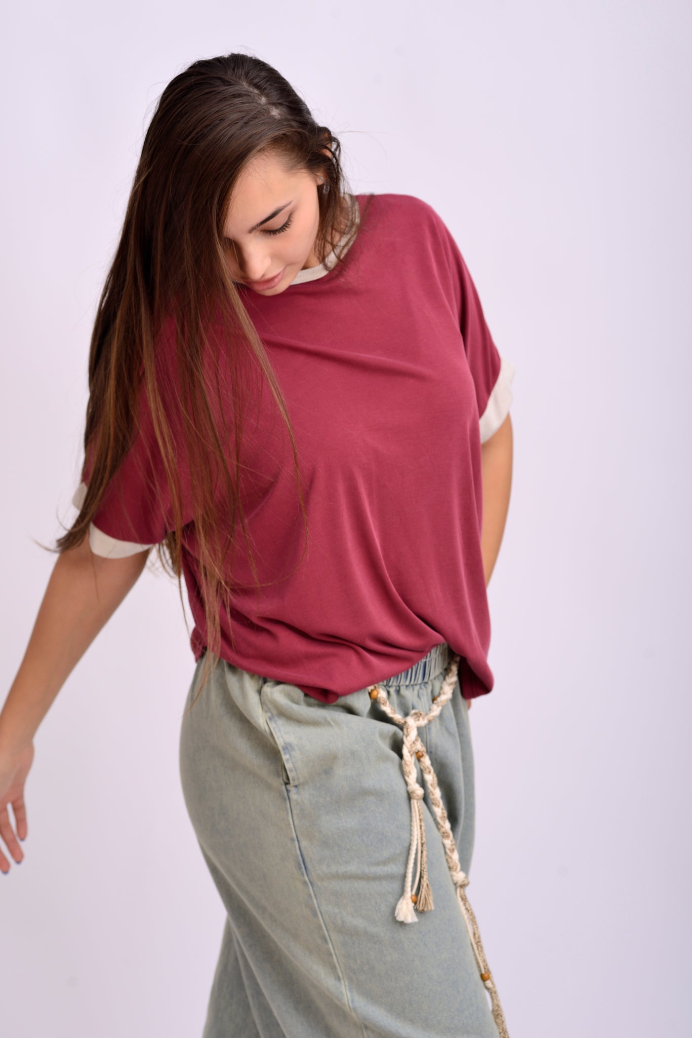 Tricou Cu Umeri Căzuți Din Vâscoză Striată Cu Contrast La Mâneci