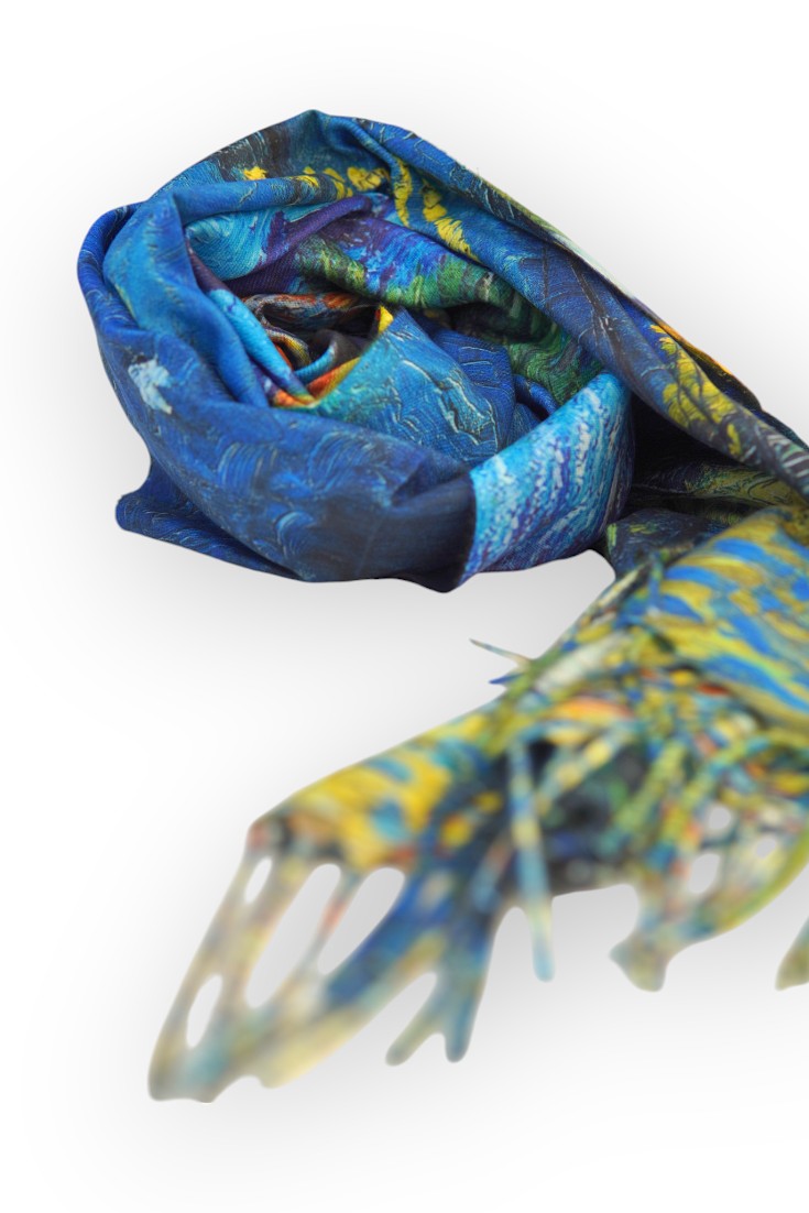 Ambalaj elegant pentru eșarfă artistică din cașmir și viscoză, ideală pentru a fi oferită cadou.