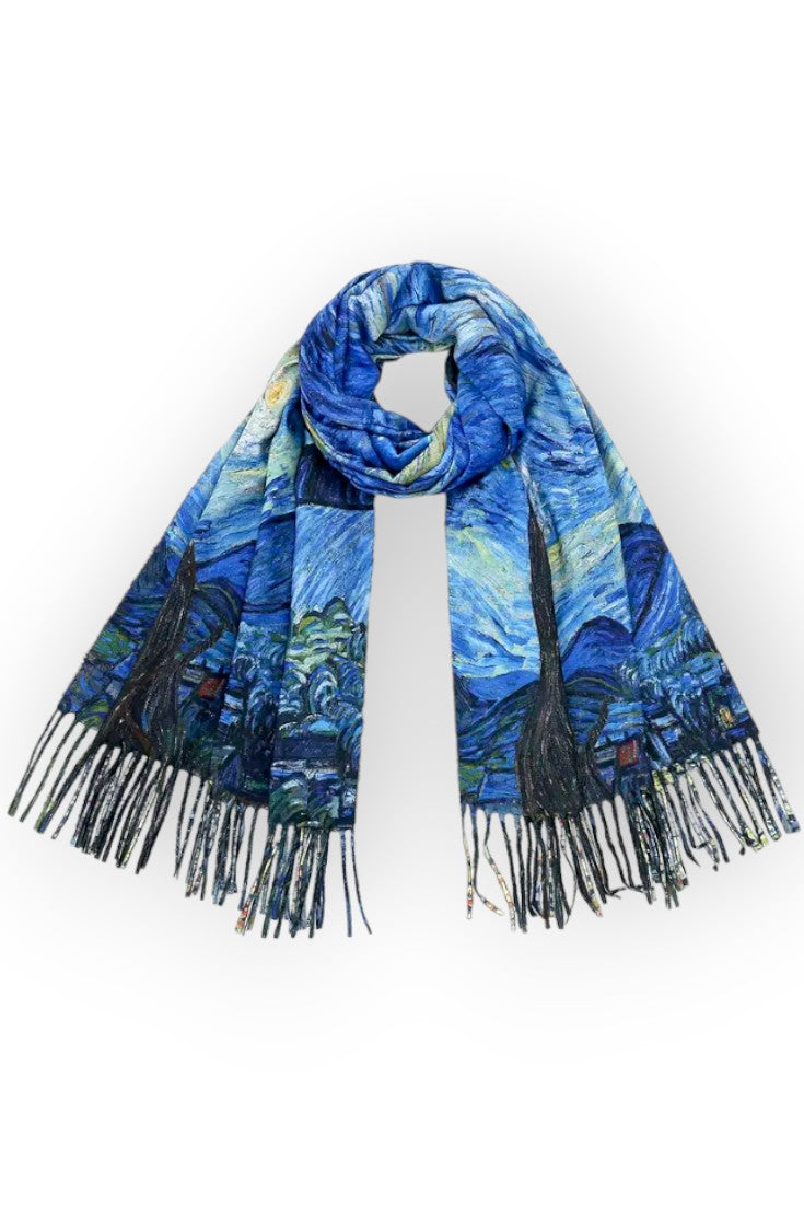 Eșarfă elegantă cu imprimeu dublu în tonuri de albastru și galben, inspirată din peisaje cerești și motive florale.