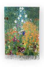 Eșarfă Monet pliată pentru styling, evidențiind culorile verzi și turcoaz ale nuferilor