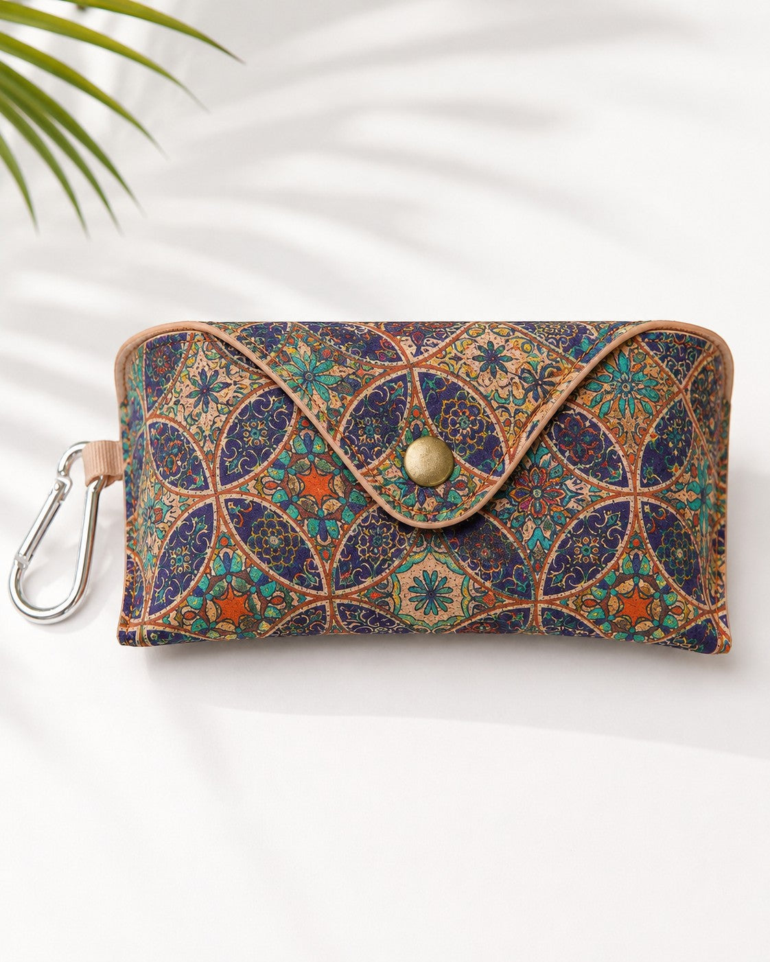 Etui pentru ochelari din plută cu imprimeu floral, închidere cu capsă metalică auriu antichizat.