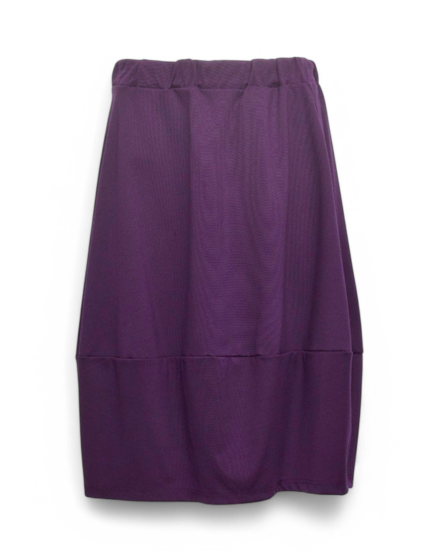 Fustă tip balon din jerse, de culoare violet, cu talie elastică și croială lejeră.