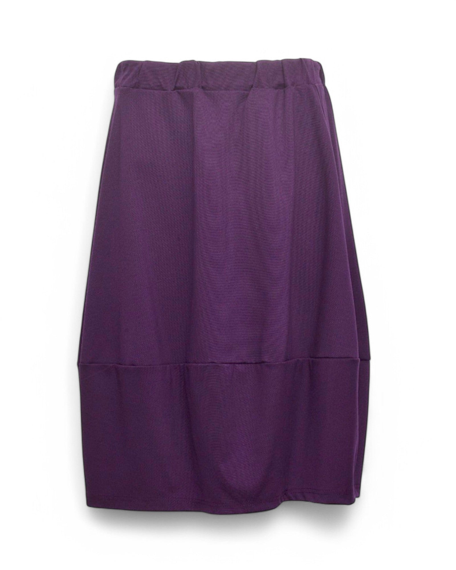 Fustă tip balon din jerse, de culoare violet, cu talie elastică și croială lejeră.