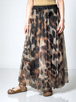 Fustă maxi plisată cu imprimeu animal print, talie cu elastic și panglică decorativă, vedere laterală