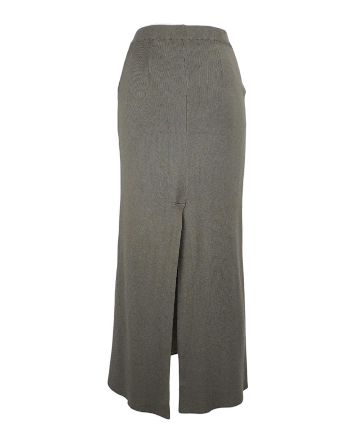Imagine din spate a unei fuste lungi din tricot, cu crăpătură elegantă.