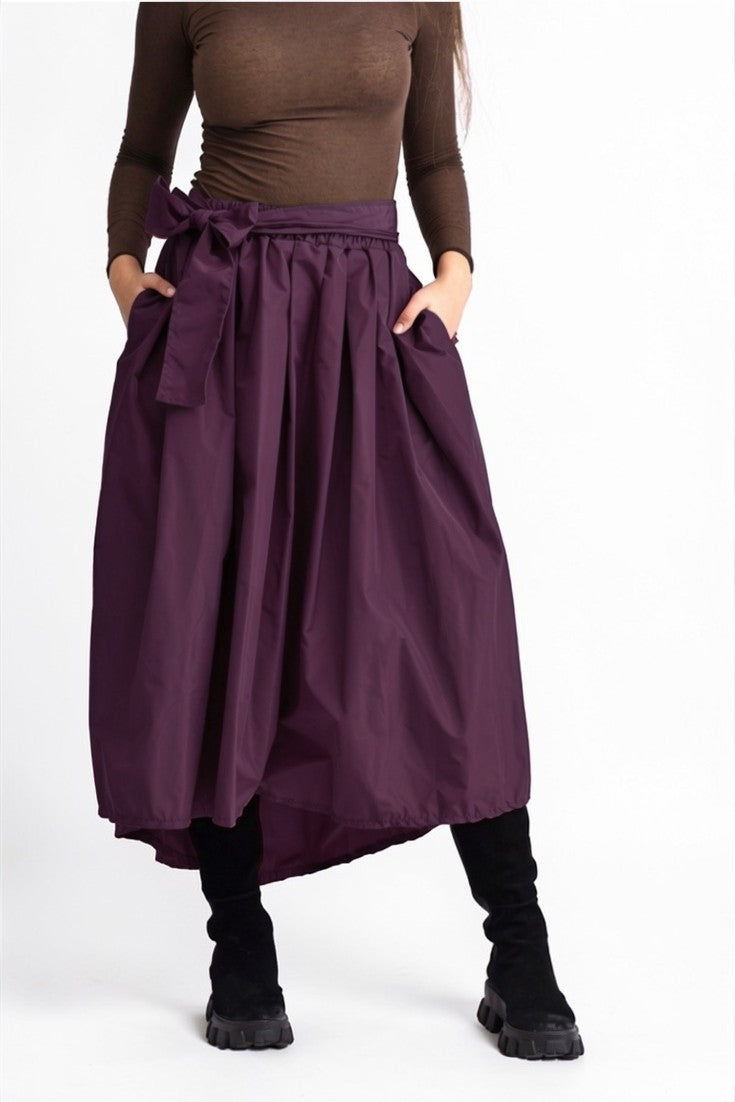 Fustă Midi Rândunică Din Material Tip Tafta