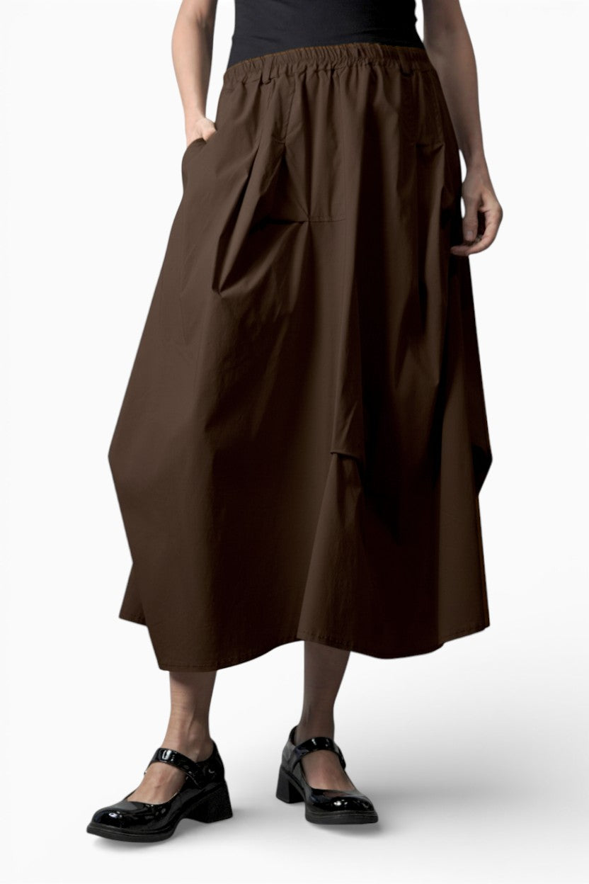Fustă midi maro cu croială balon, cu buzunare laterale și talie elastică