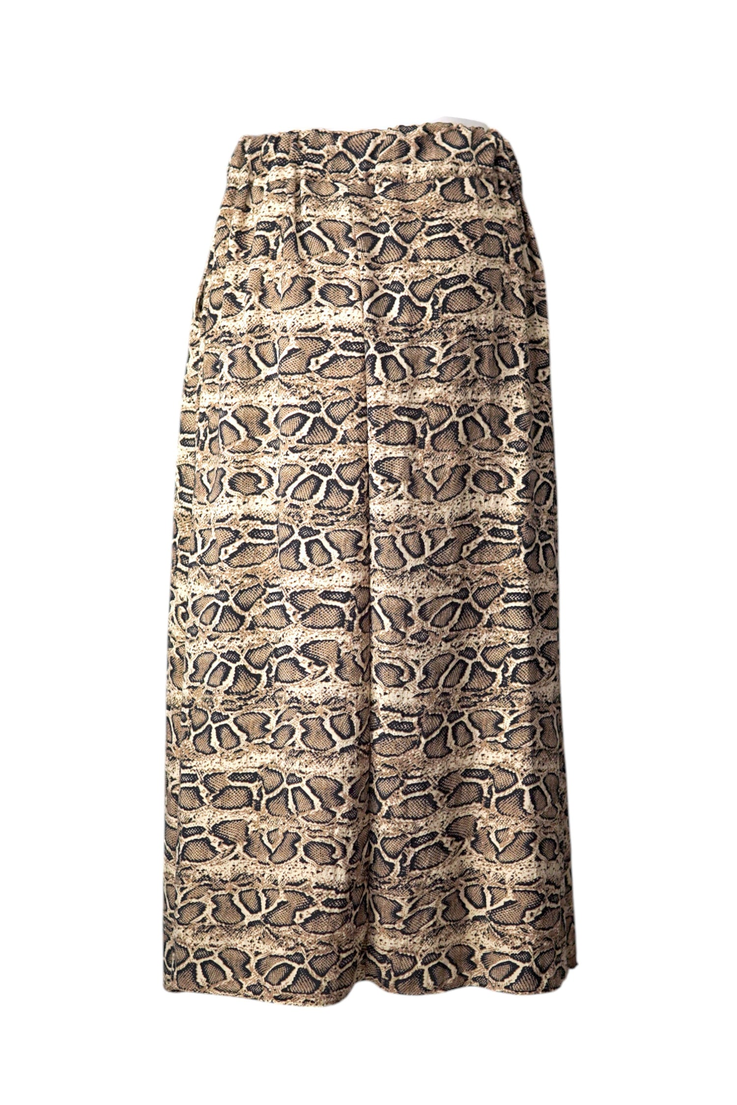Fustă lungă cu imprimeu snake print, croială cu pliuri fine în partea frontală.