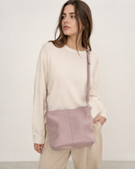 Geantă medie tip sac din piele naturală cu buzunar vertical, nuanța lila, All Above Boutique.