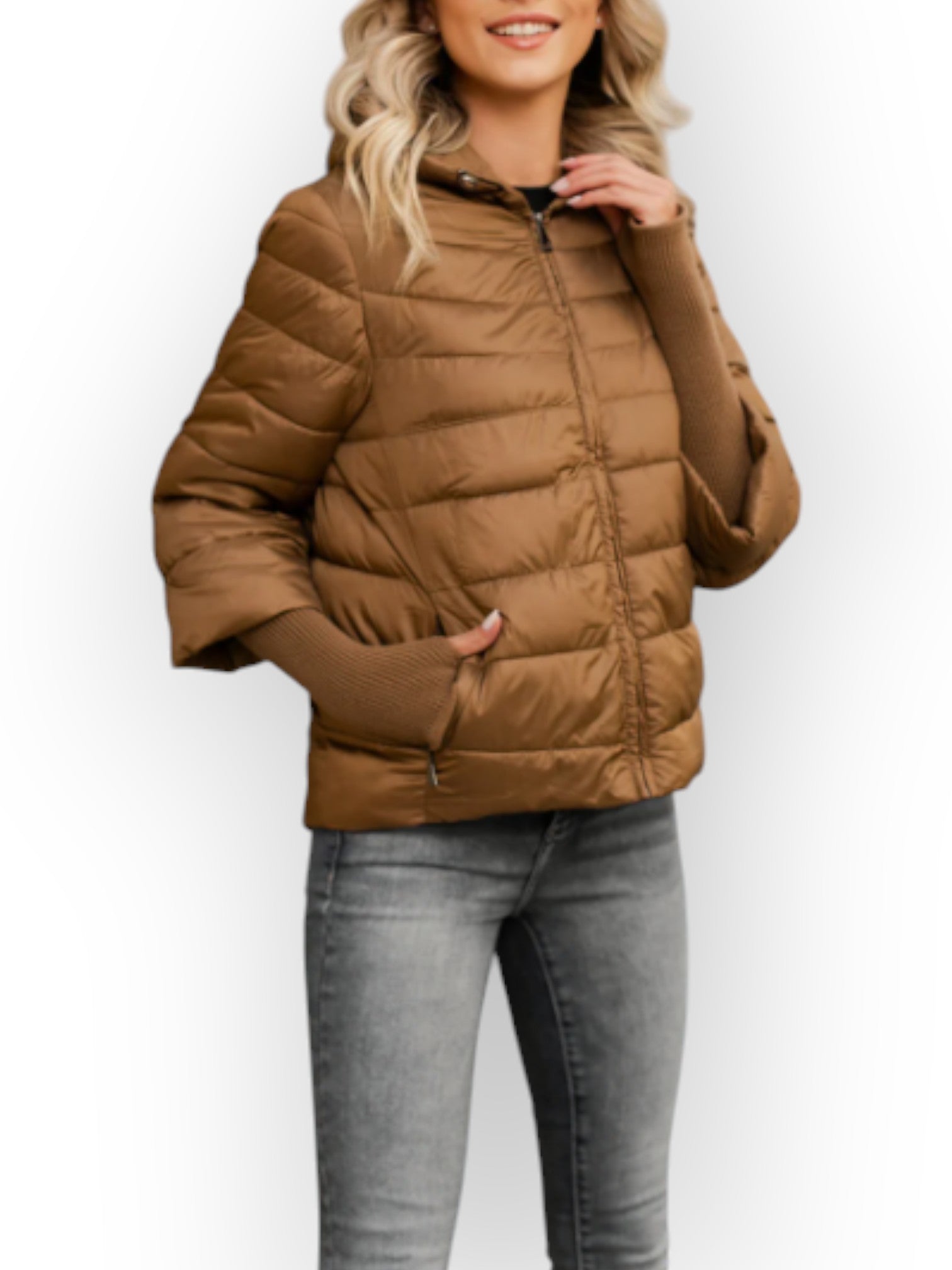 Geacă scurtă matlasată de iarnă, bej, cu croială lejeră și design modern, ideală pentru sezonul rece.