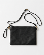 Geantă plic din piele cu bretea crossbody, detaliu
