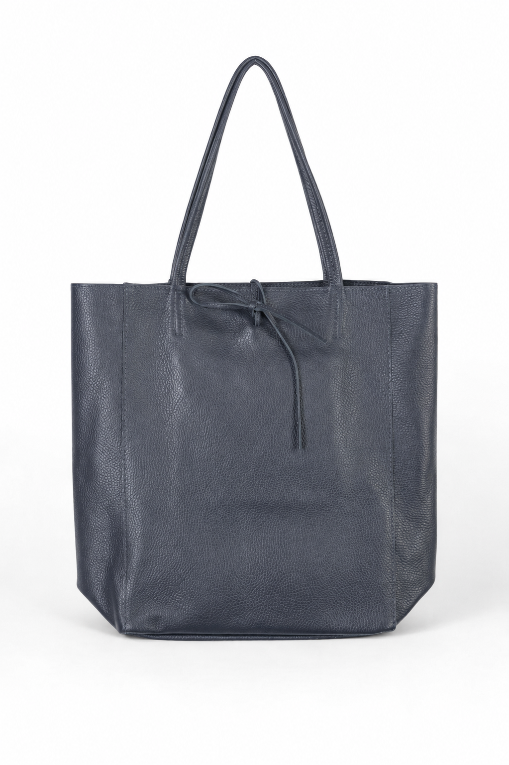 Geantă shopper bleumarin din piele naturală, cu formă clasică și detalii simple.
