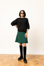 Pulover oversized din mohair cu umeri căzuți și mânecă scurtă, în nuanța negru, vedere frontală.