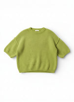 Pulover oversized din mohair cu umeri căzuți și mânecă scurtă, în nuanța verde fistic, vedere frontală.