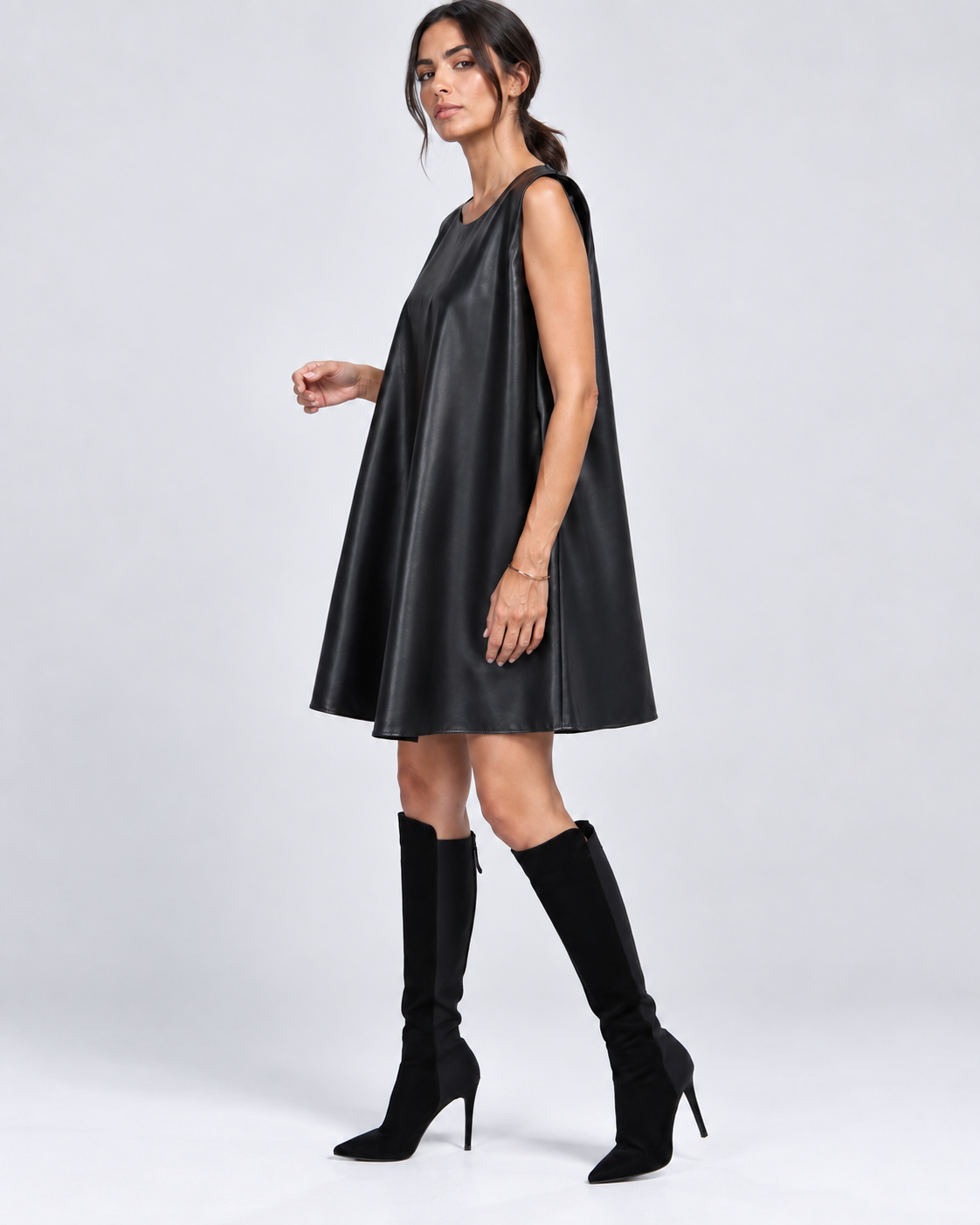 Rochie sarafan din piele ecologică, detaliu