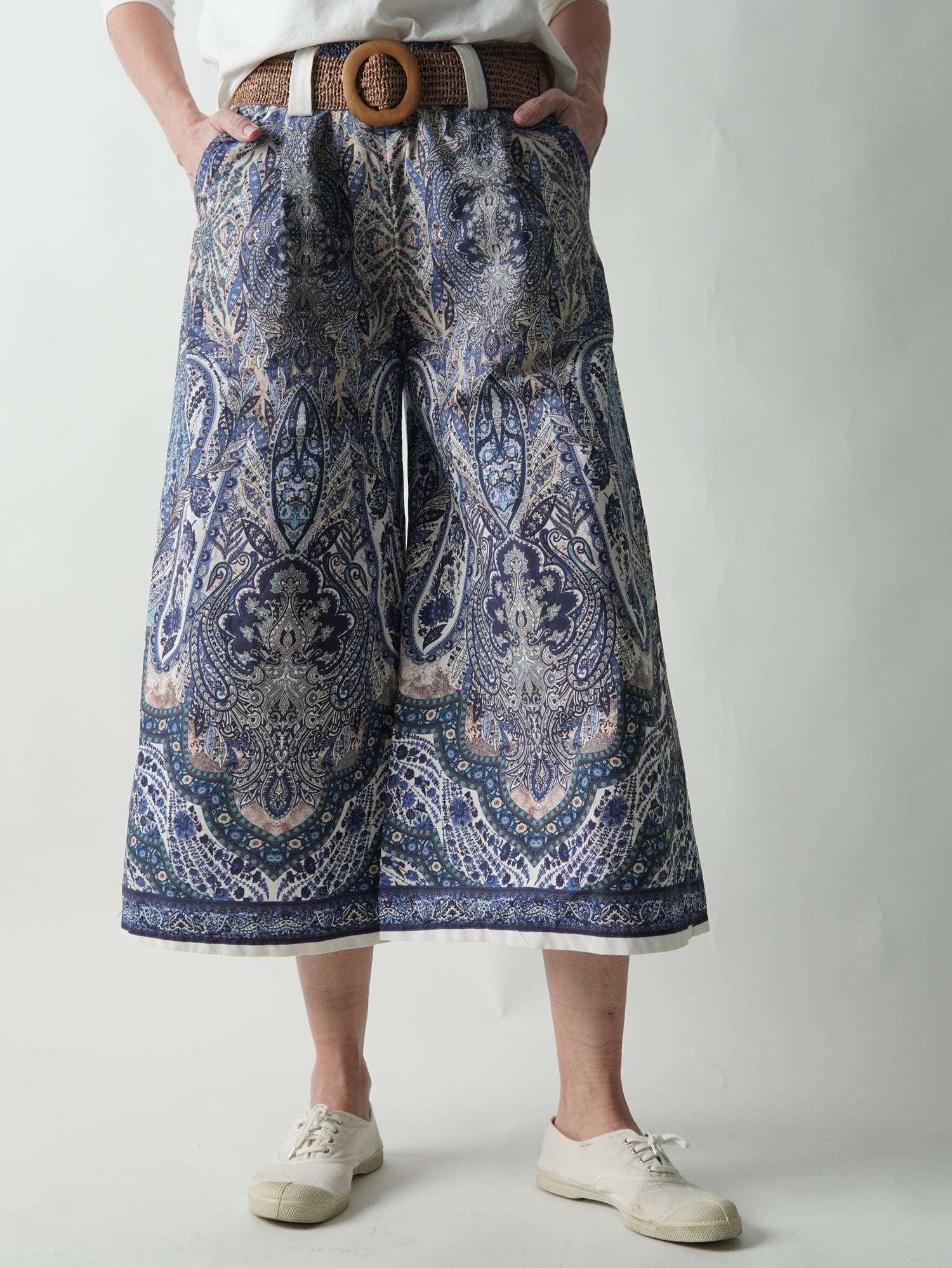 Pantaloni Culotte Cu Centură – Imprimeu Elegant