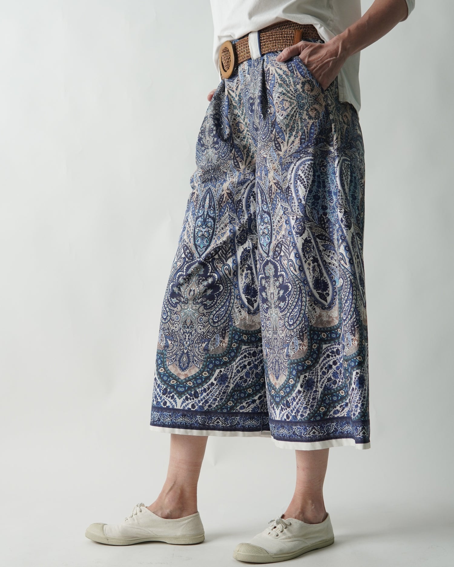 Pantaloni Culotte Cu Centură – Imprimeu Elegant