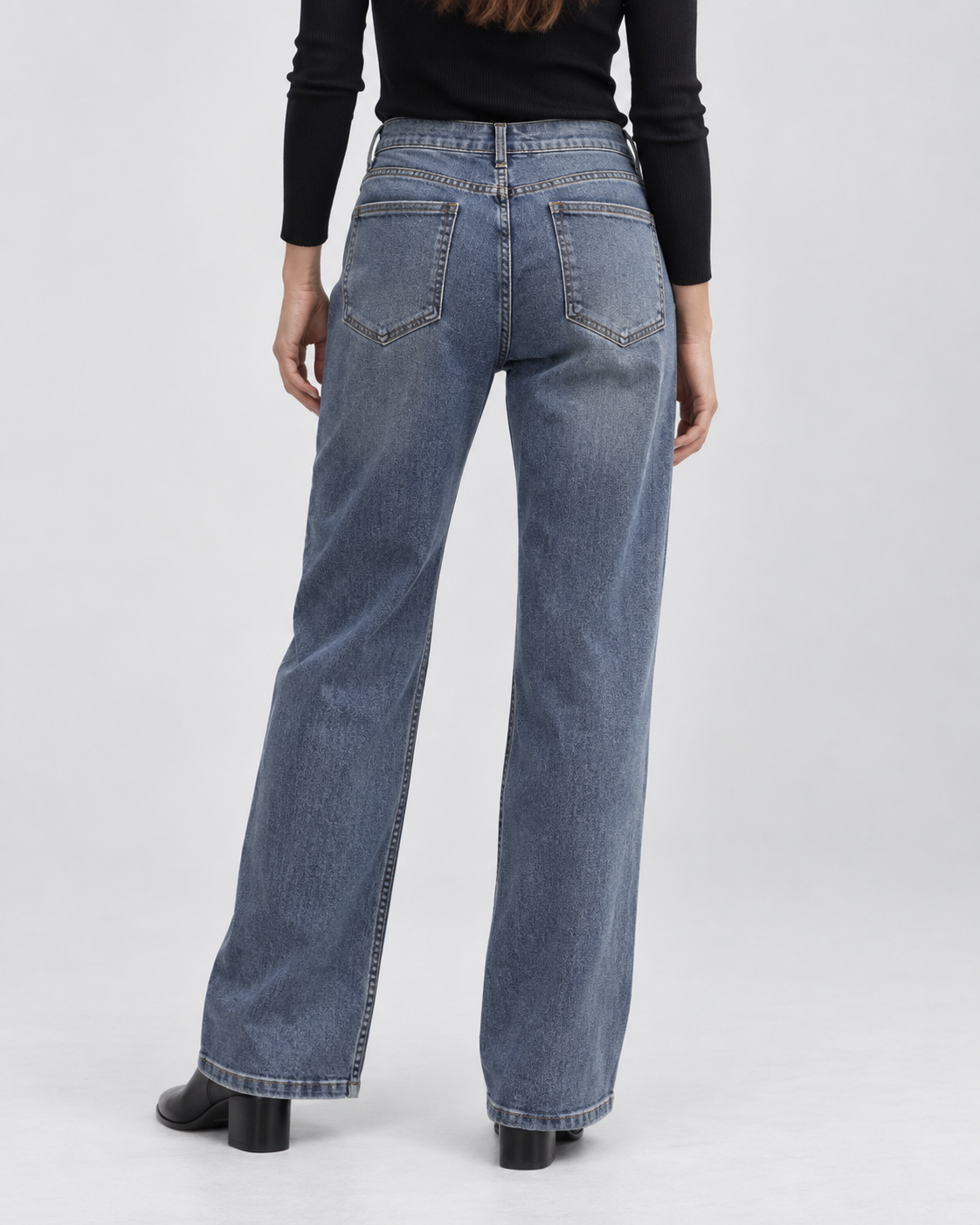 Jeans drepți cu slit oblic cu nasturi