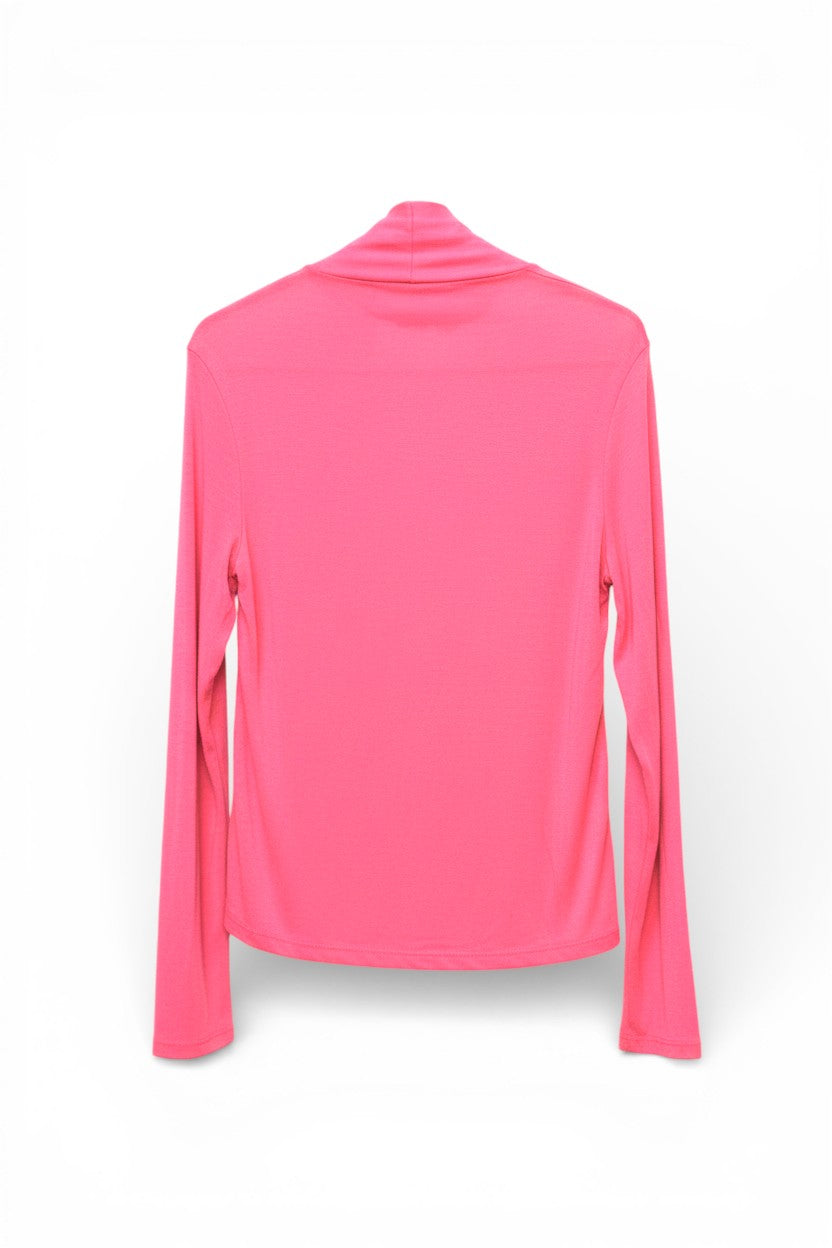 Maletă roz, cu mâneci lungi și guler scurt, confecționată din material fin cu cașmir.