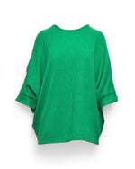 Bluză oversize cu mânecă fluture din jerse cu relief, în nuanța verde, vedere frontală, All Above Boutique
