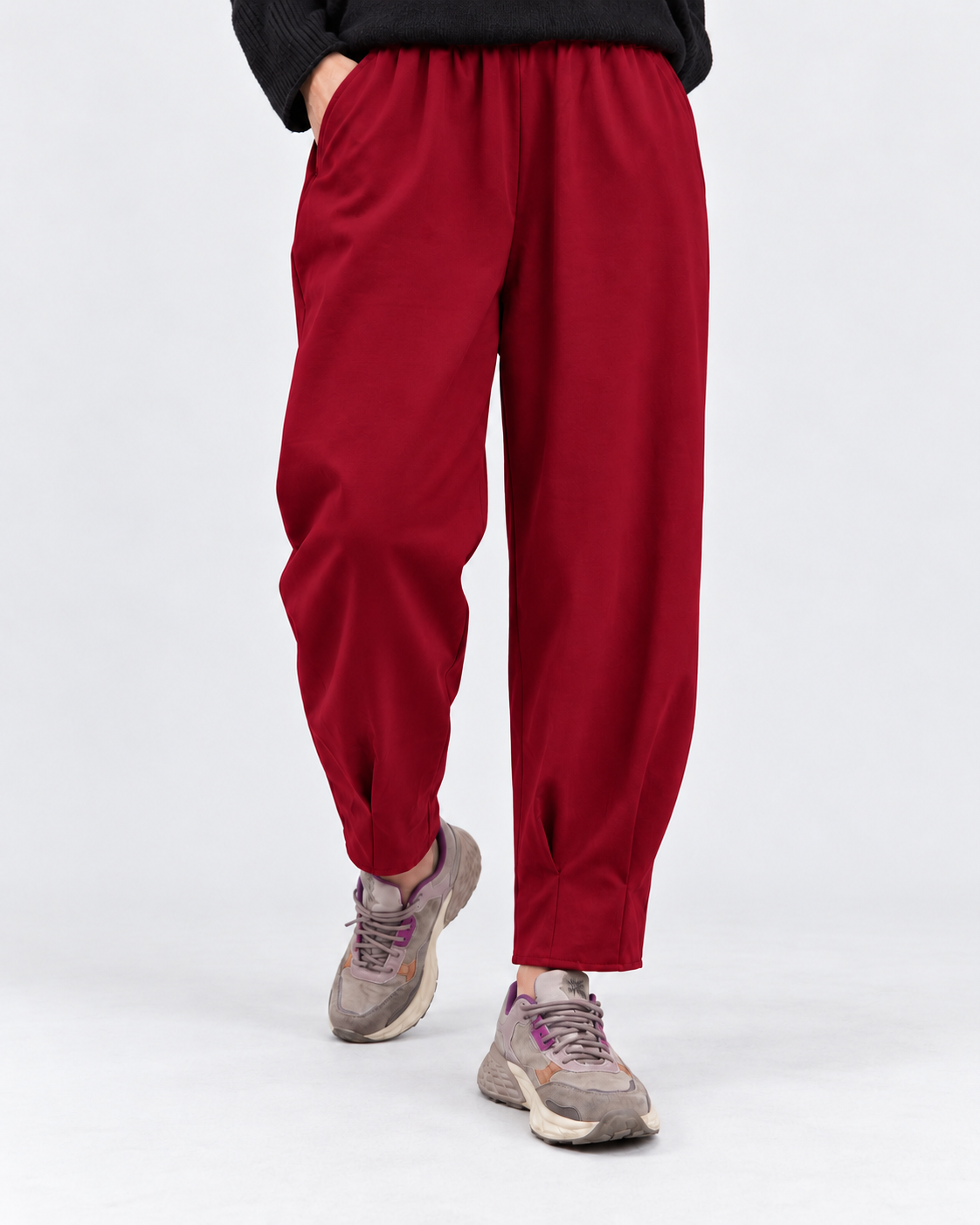 Pantaloni barrel roșu închis din jerse gros, cu talie elastică, model în mers - All Above Boutique