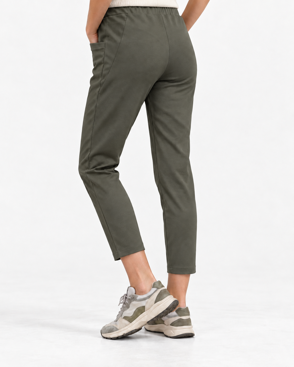 Pantaloni conici kaki din jerse, cu talie elastică, vedere din spate - All Above Boutique