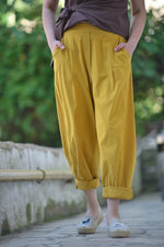 Pantaloni barrel galbeni, lungime până la gleznă, stil relaxat și casual