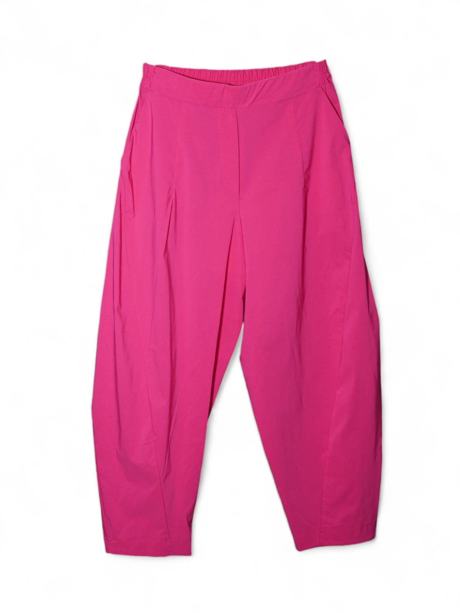 Pantaloni damă tip barrel, de culoare roz intens, cu talie elastică și croială lejeră cu pense frontale.