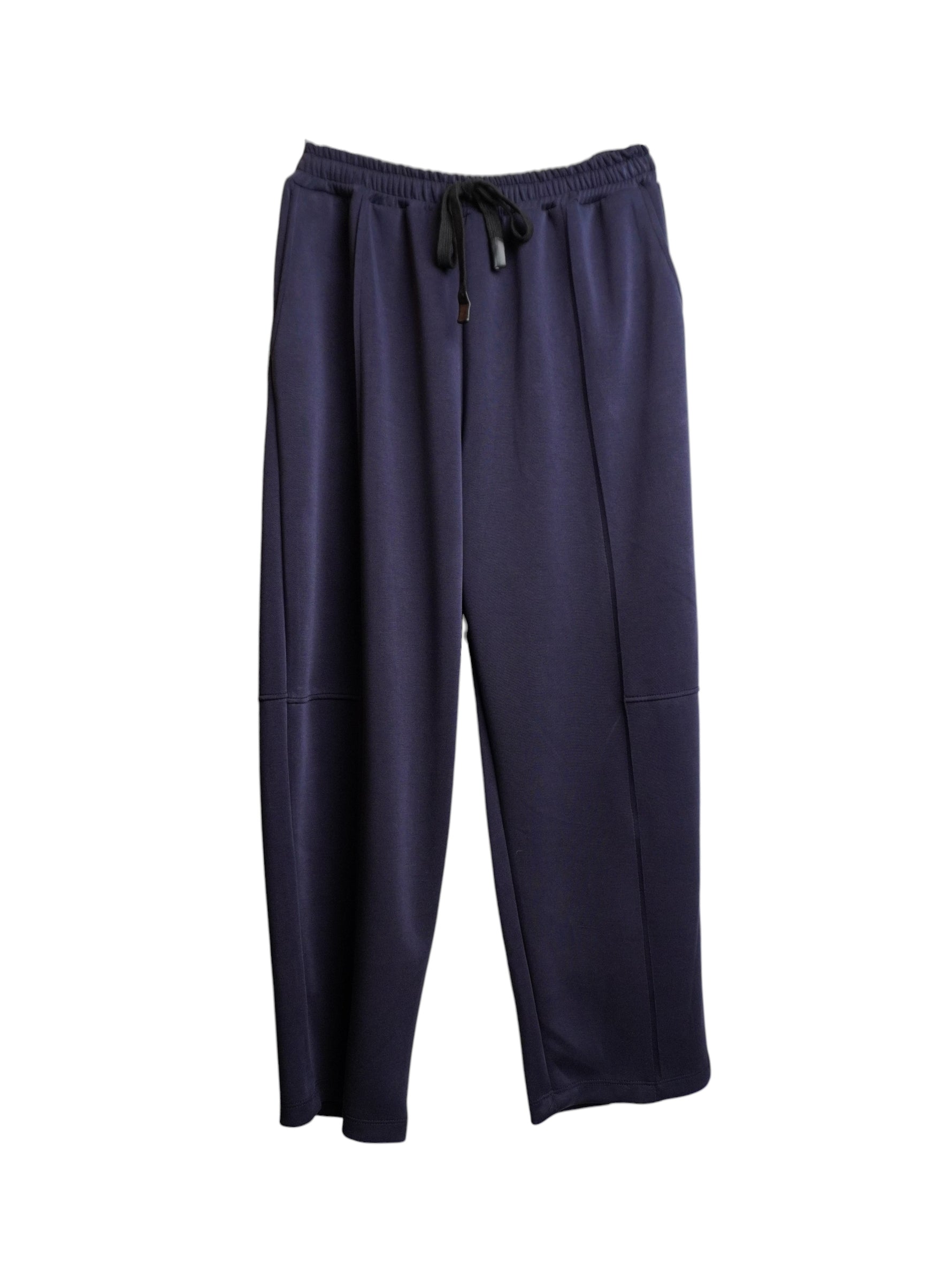 Pantaloni din compleu cu talie elastică și croială dreaptă, lungime până la gleznă.