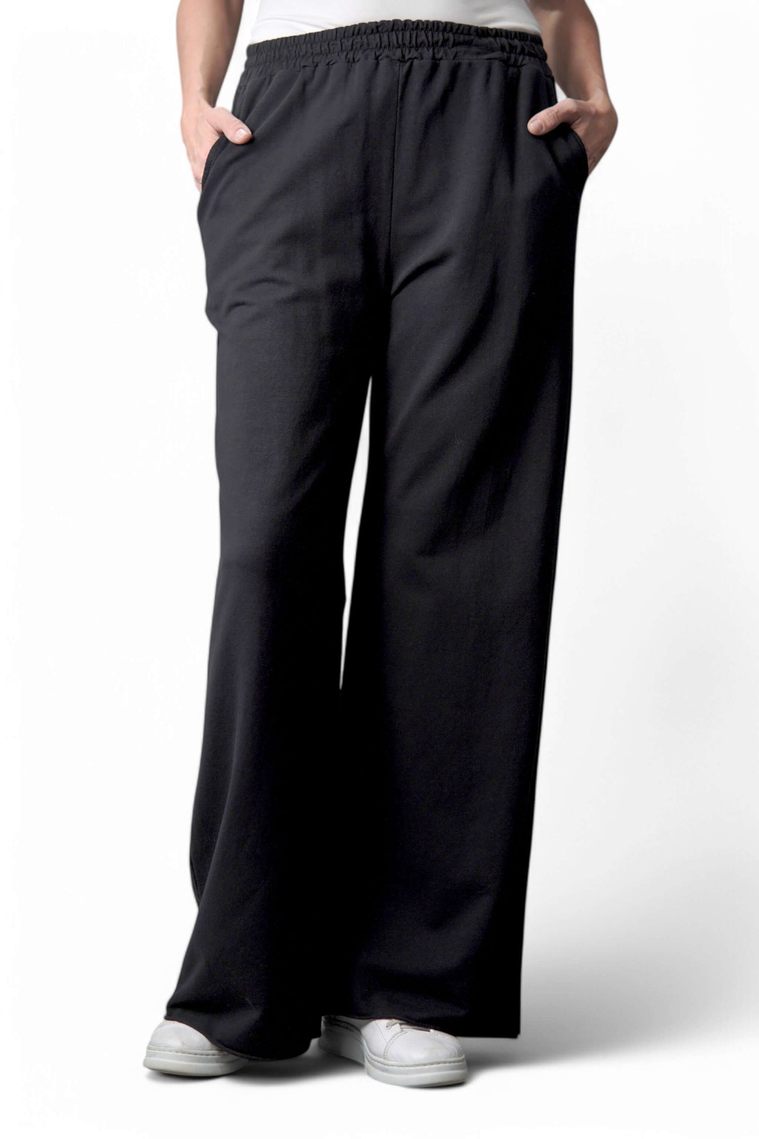 Pantaloni casual negri din bumbac, cu croială amplă și buzunare laterale
